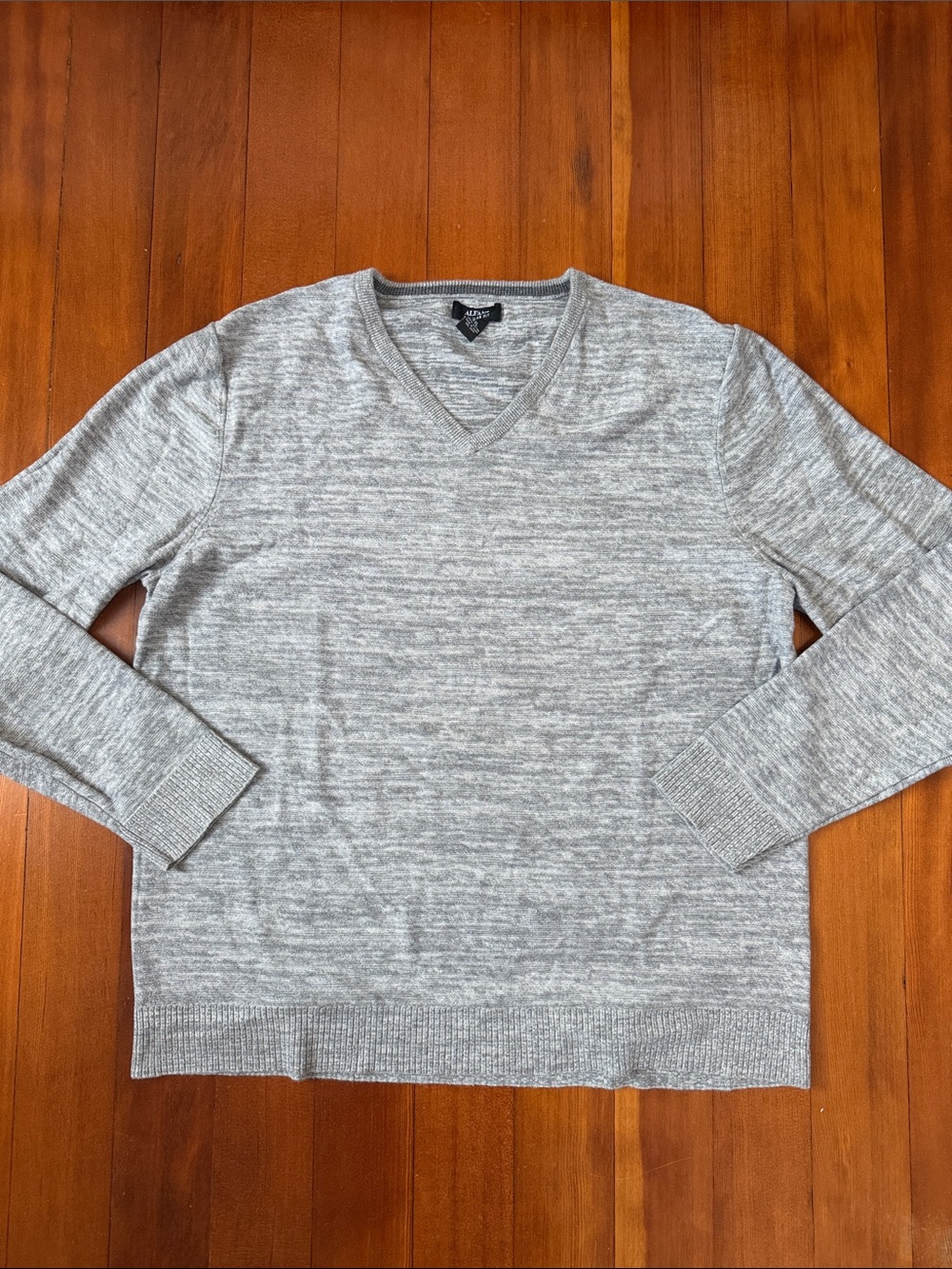 Alfani Men's Heather Gray V-Neck Sweater